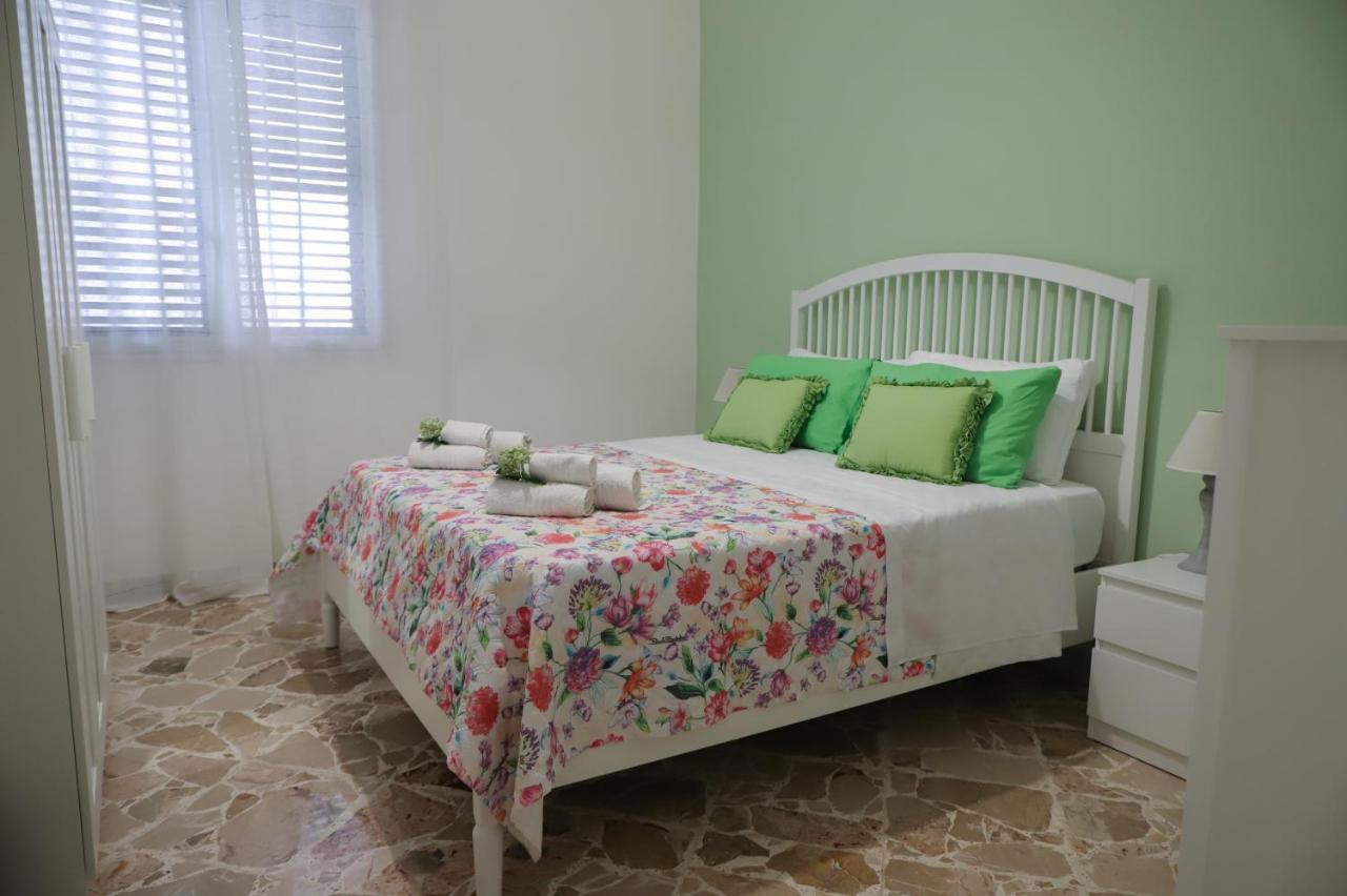 Casa Costanzo Holiday home *
